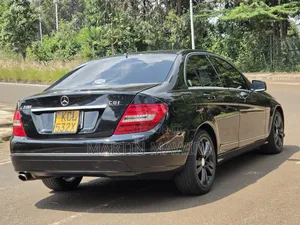 Mercedes-Benz C200 2010 Black