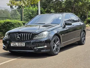 Mercedes-Benz C200 2010 Black