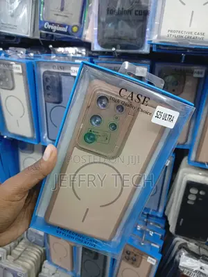 "S25 Ultra" Two-Tone Design:Case