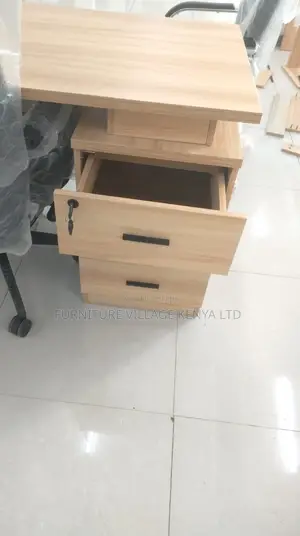 1.4m Advanced Desk With Fixed Drawers