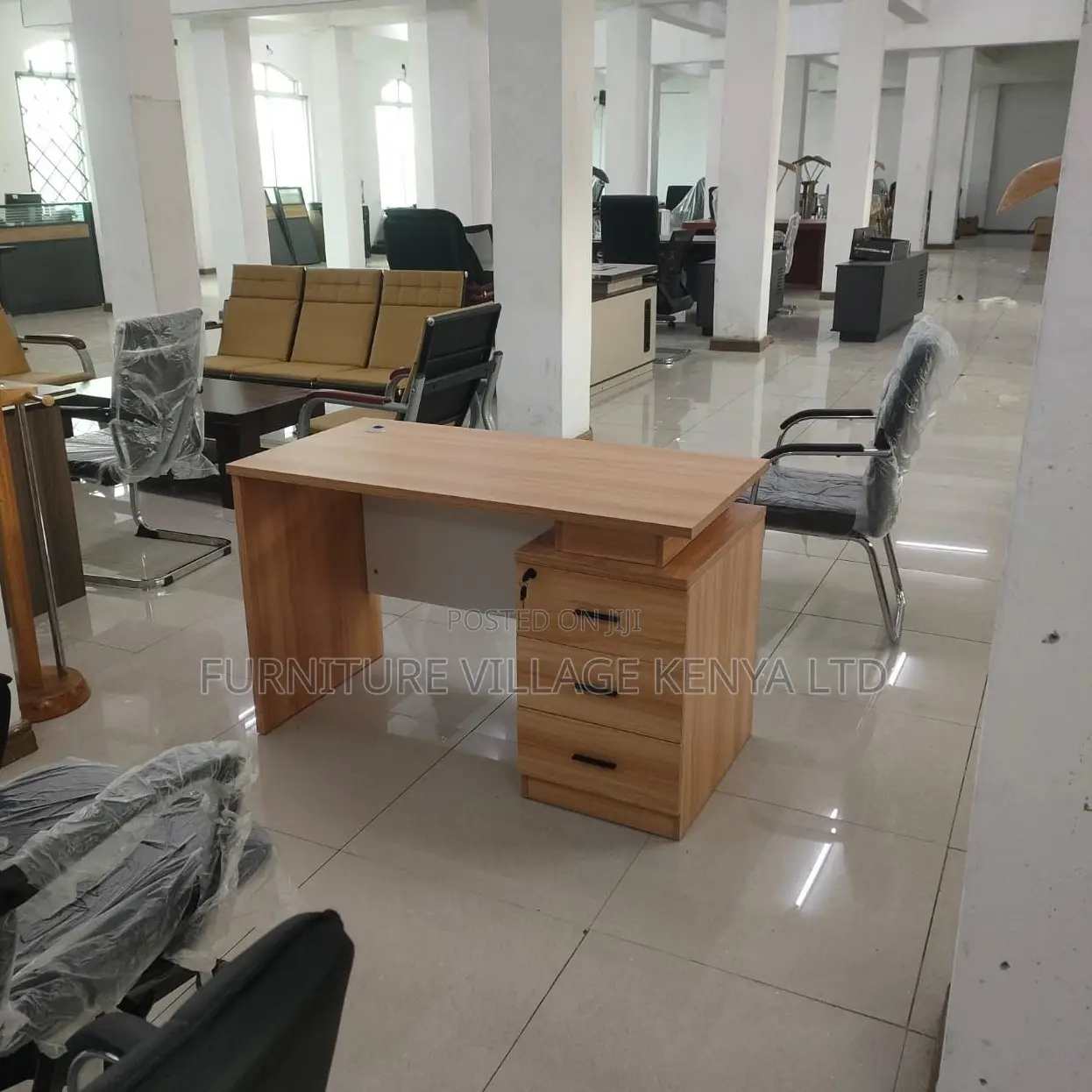 1.4m Advanced Desk With Fixed Drawers