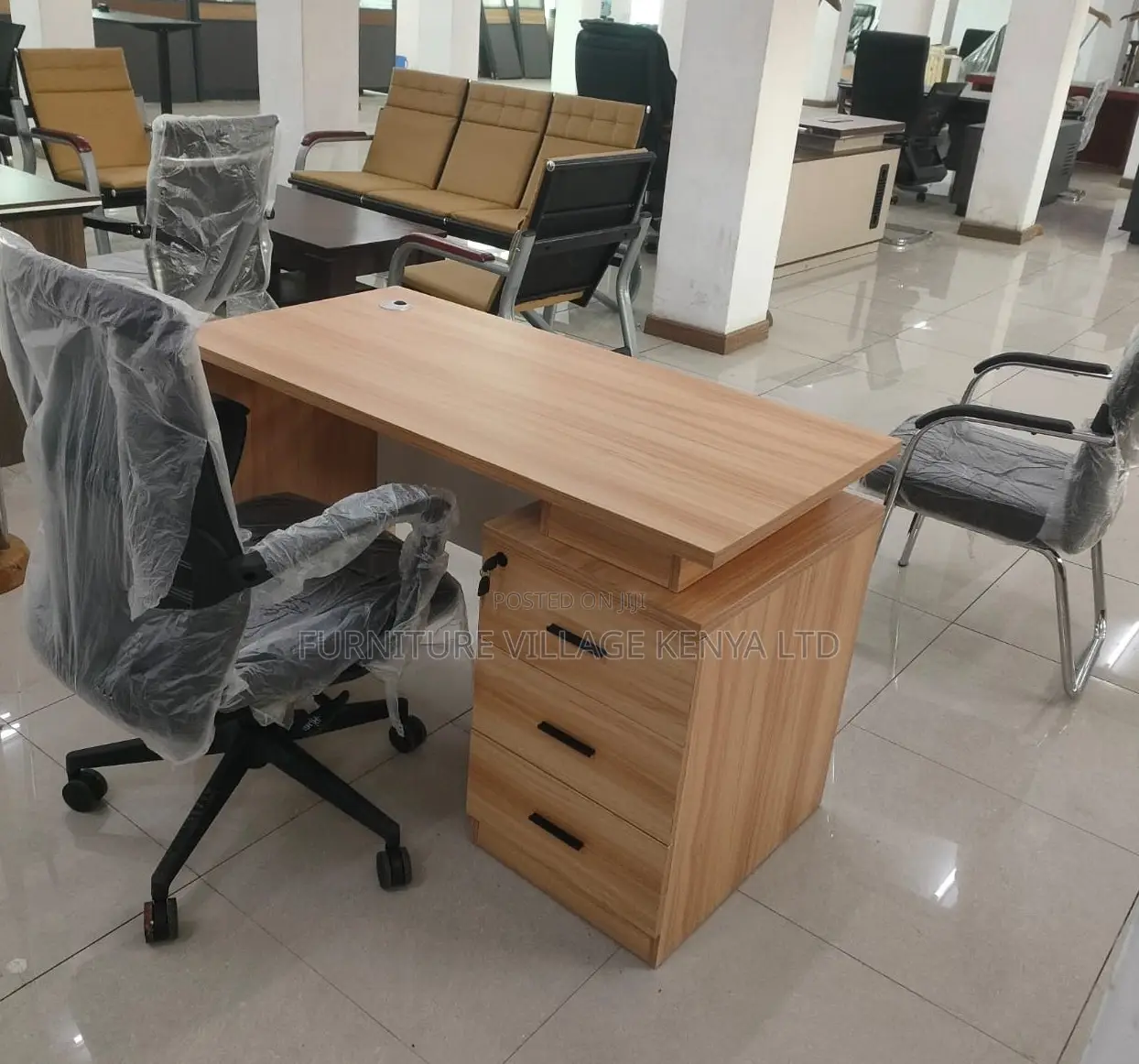 1.4m Advanced Desk With Fixed Drawers