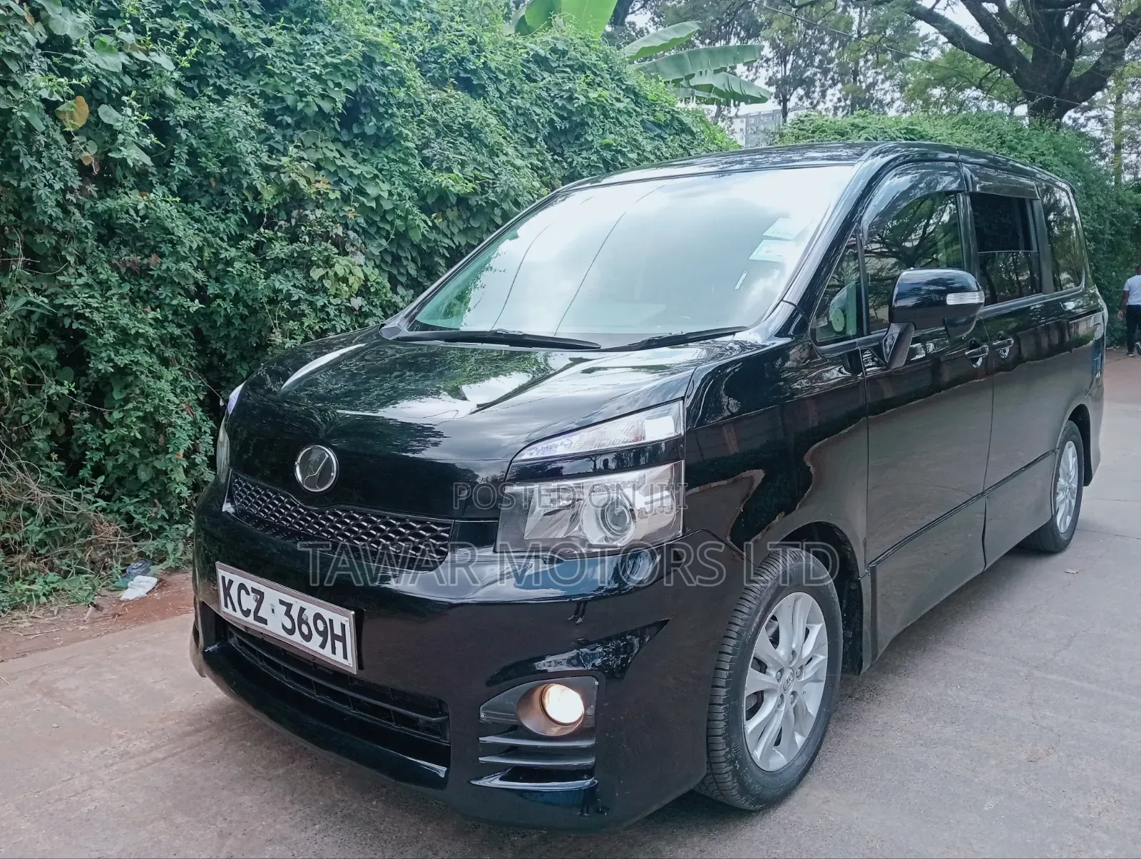 Toyota Voxy 2012 Black