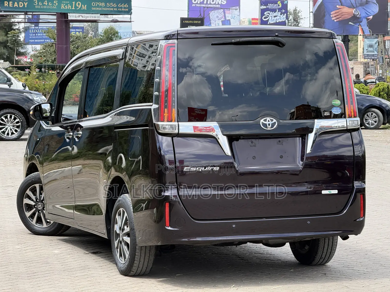 Toyota Esquire 2.0 FWD (7 seater) 2019 Purple