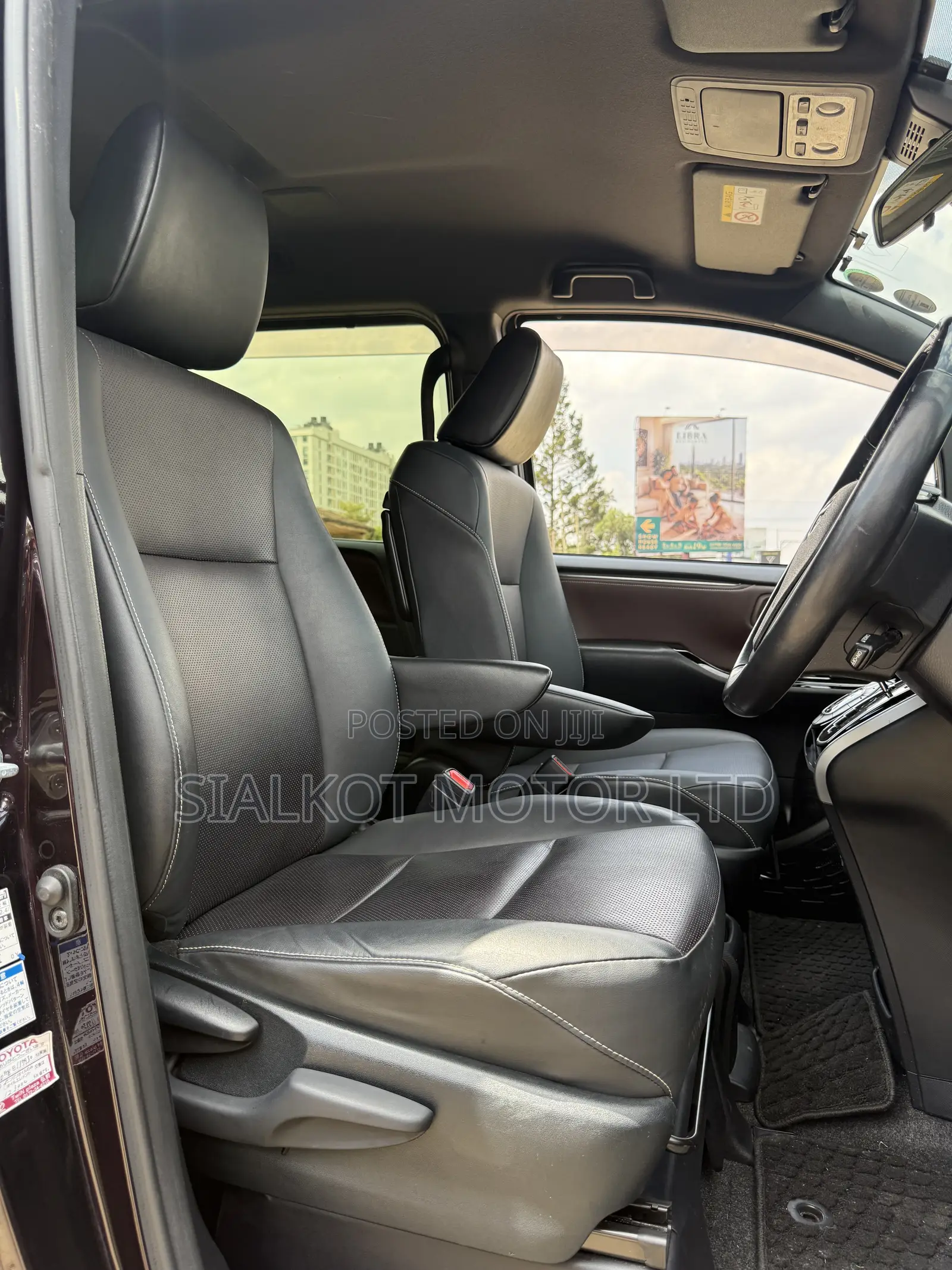 Toyota Esquire 2.0 FWD (7 seater) 2019 Purple