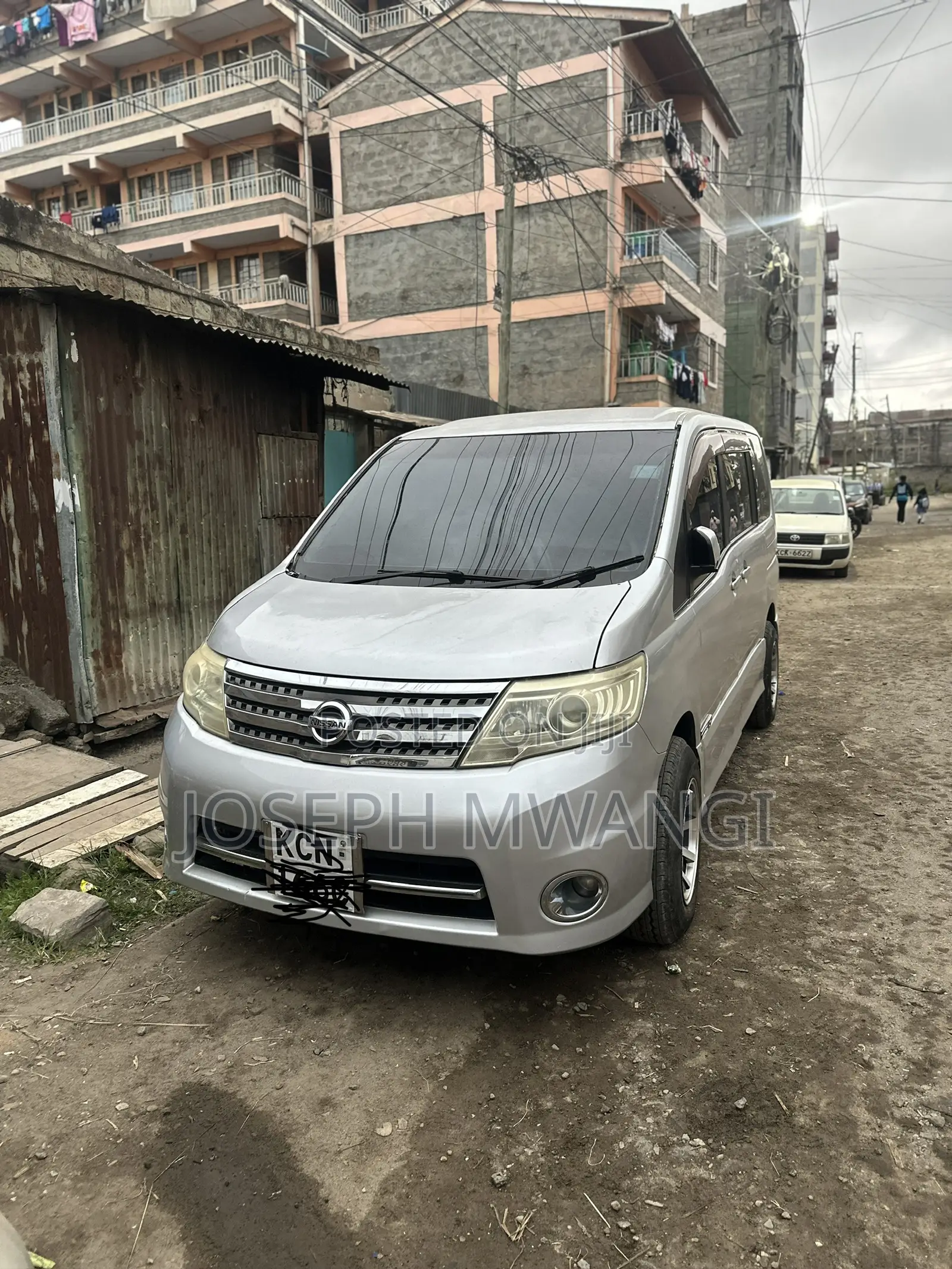 Nissan Serena 2010 Silver