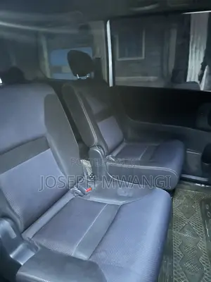 Nissan Serena 2010 Silver