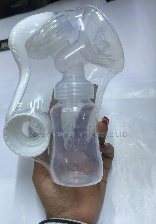 *Manual Breast Pump With Bottle Cap