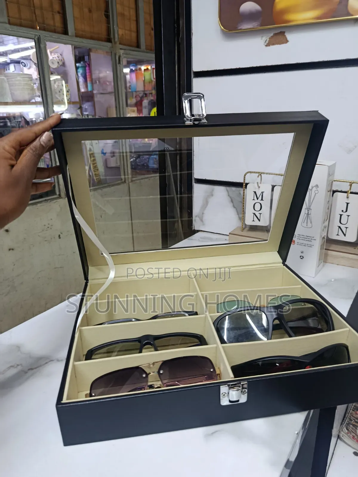 8 Slots Sunglasses Organizer
