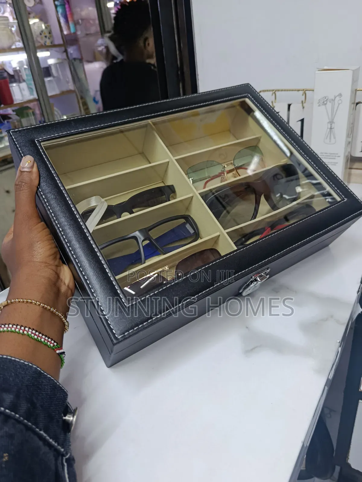 8 Slots Sunglasses Organizer