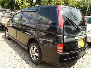 Toyota ISIS 2006 Black