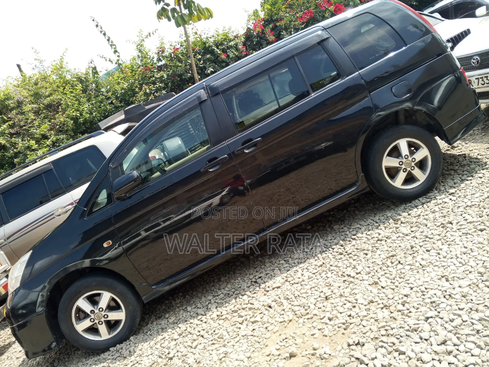 Toyota ISIS 2006 Black