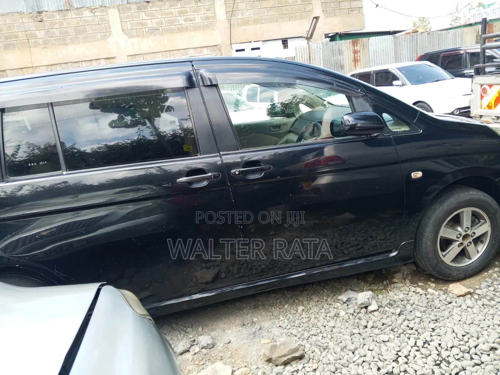 Toyota ISIS 2006 Black