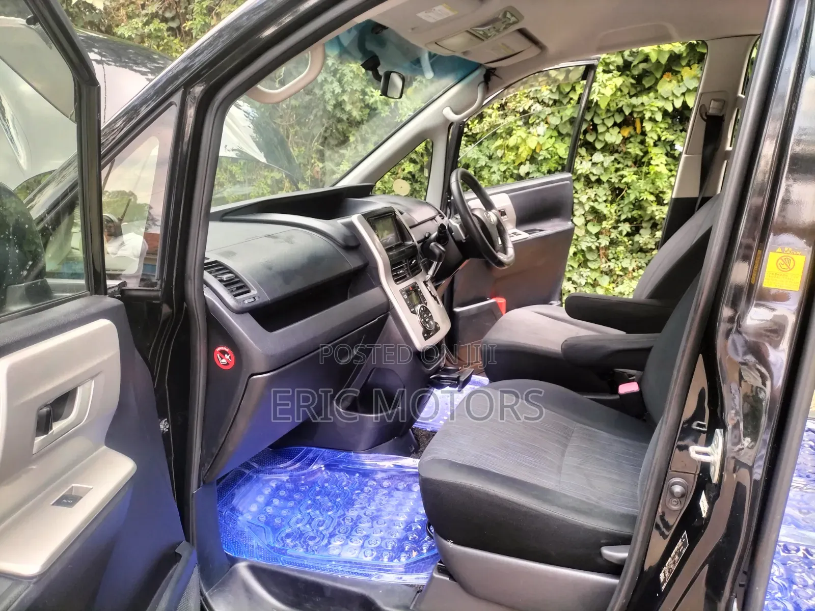 Toyota Voxy 2013 Black