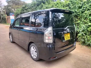 Toyota Voxy 2013 Black