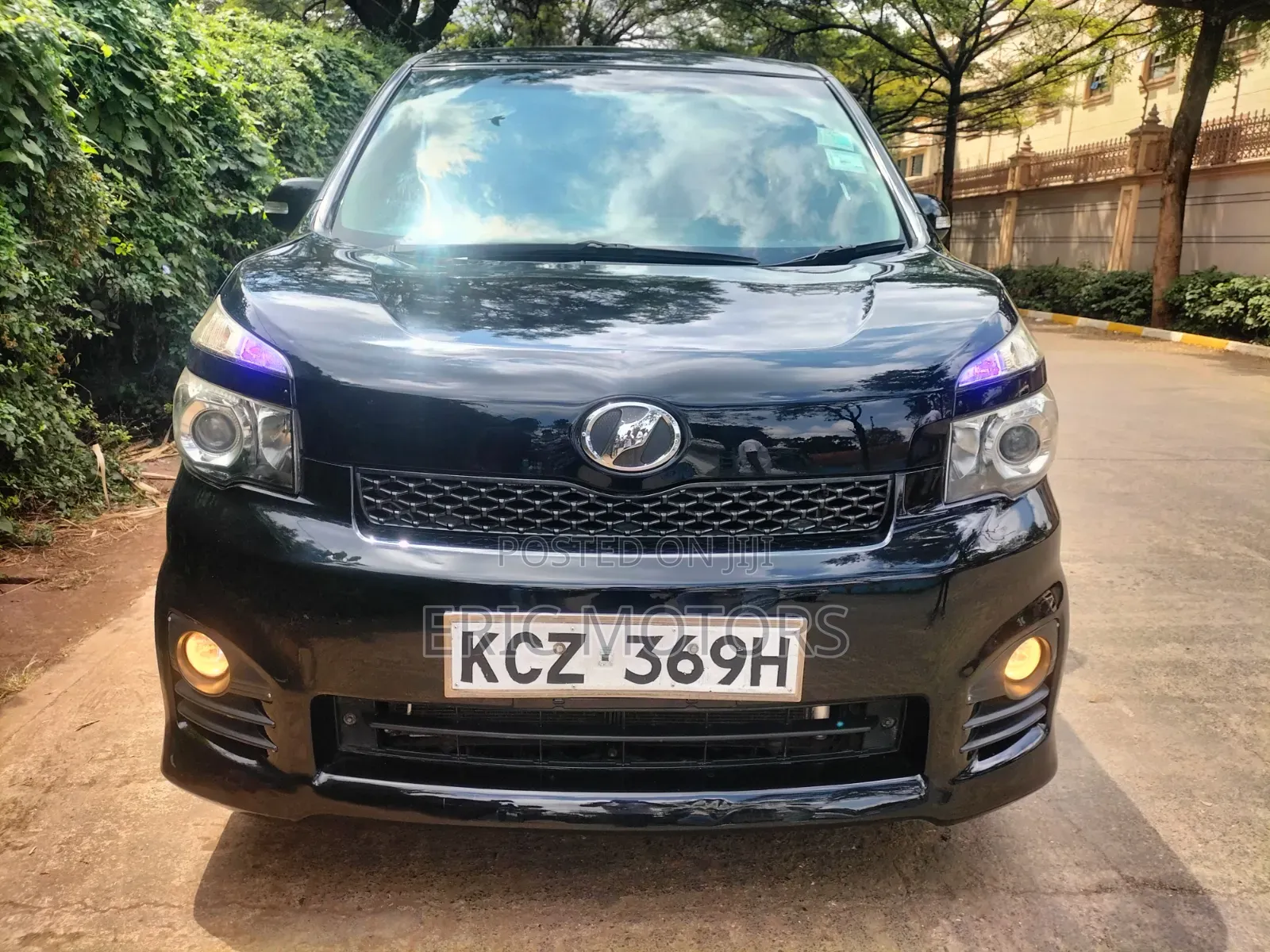 Toyota Voxy 2013 Black