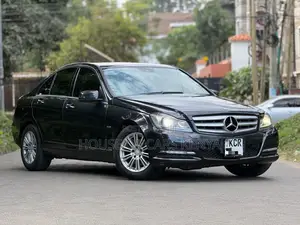 Mercedes-Benz C200 2012 Black