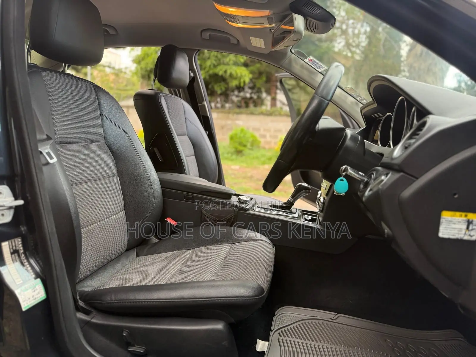 Mercedes-Benz C200 2012 Black