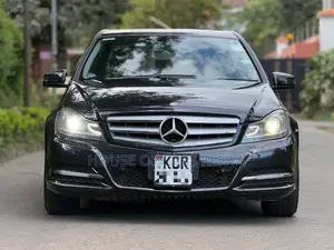 Mercedes-Benz C200 2012 Black
