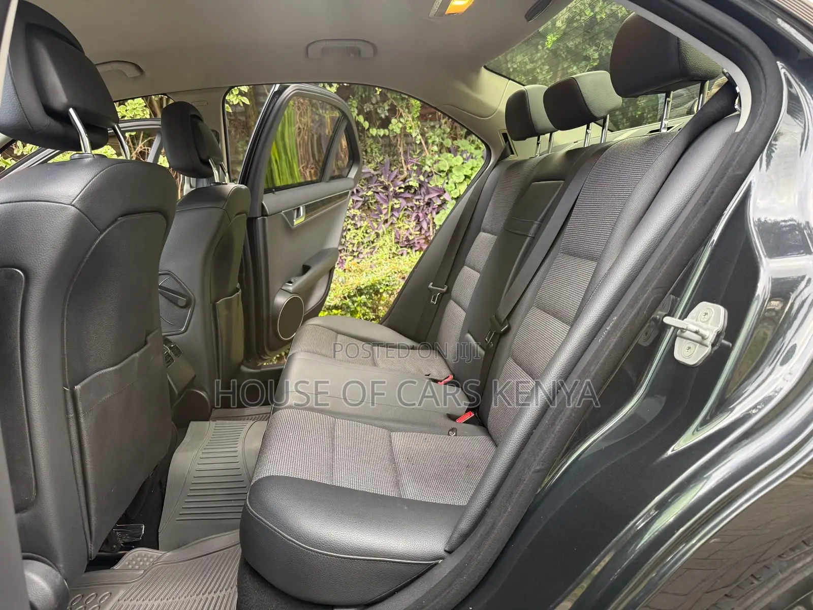Mercedes-Benz C200 2012 Black
