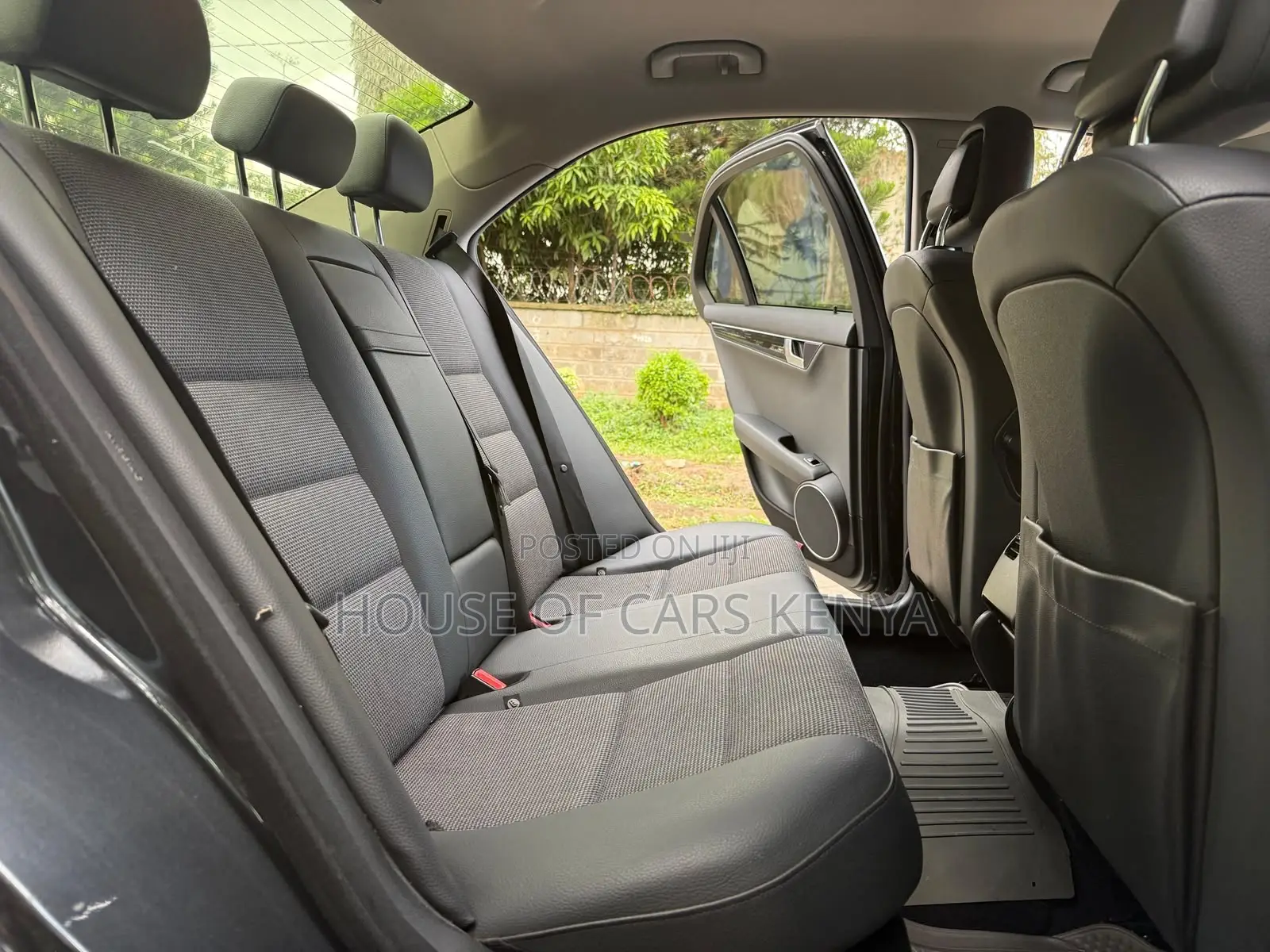 Mercedes-Benz C200 2012 Black