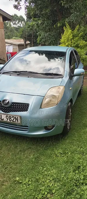 Toyota Vitz 2010 Blue