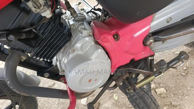 Bajaj Boxer 150 UG 2025 Red - thumbnail 4