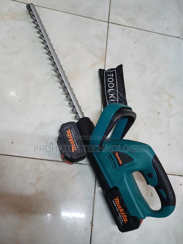 Hedge Trimmer/Cordless With Two Batteries - main view