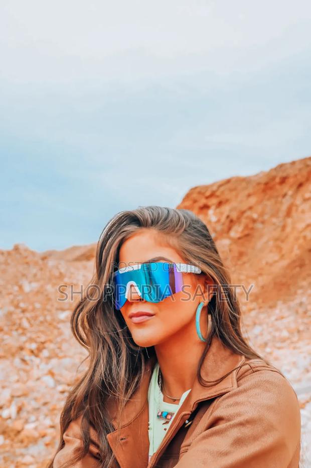 Outdoor Sunglasses - thumbnail 2