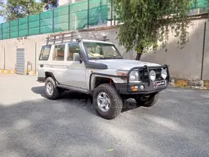 Toyota Land Cruiser Prado 2010 White