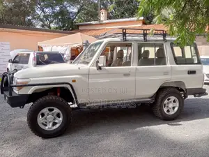 Toyota Land Cruiser Prado 2010 White