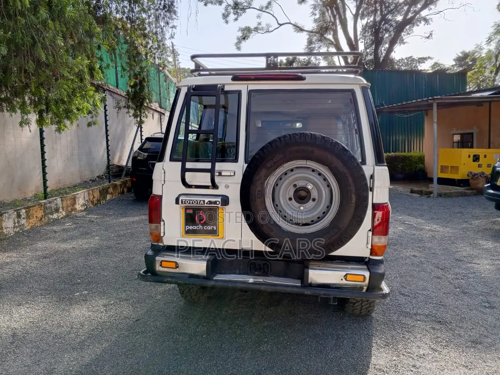 Toyota Land Cruiser Prado 2010 White