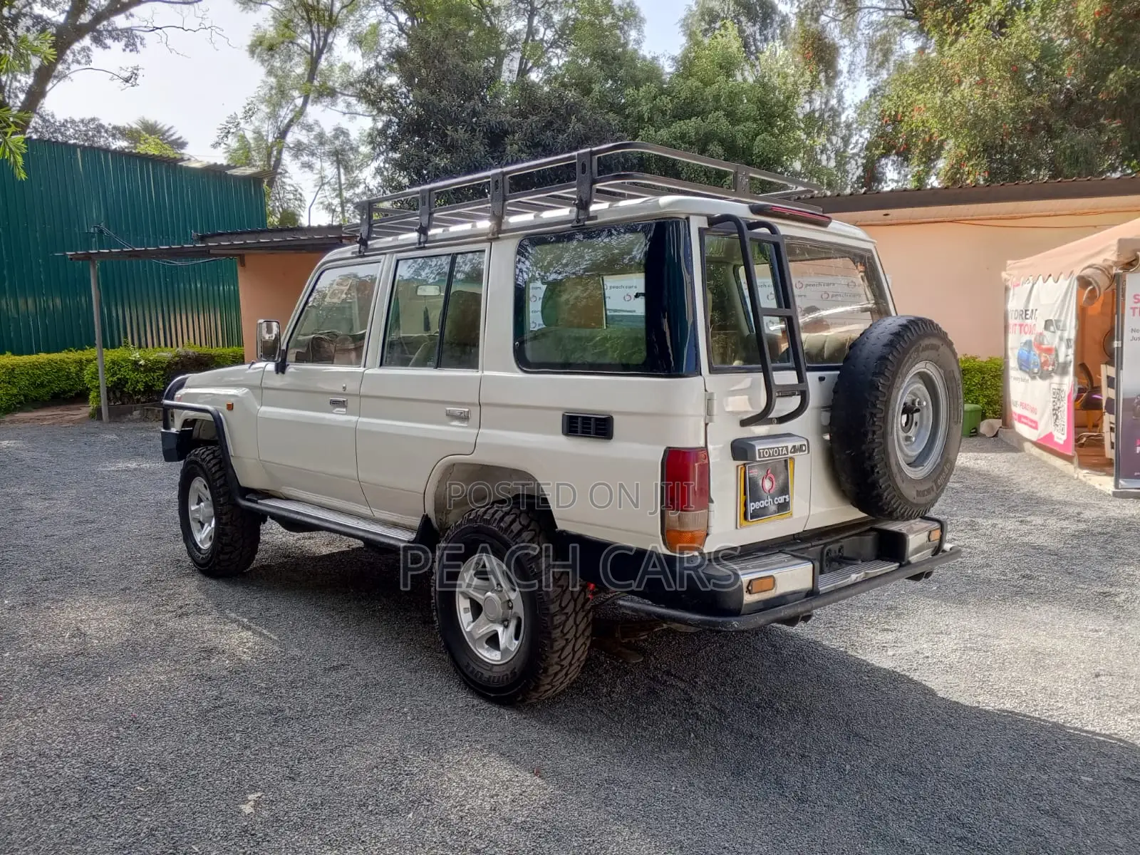 Toyota Land Cruiser Prado 2010 White