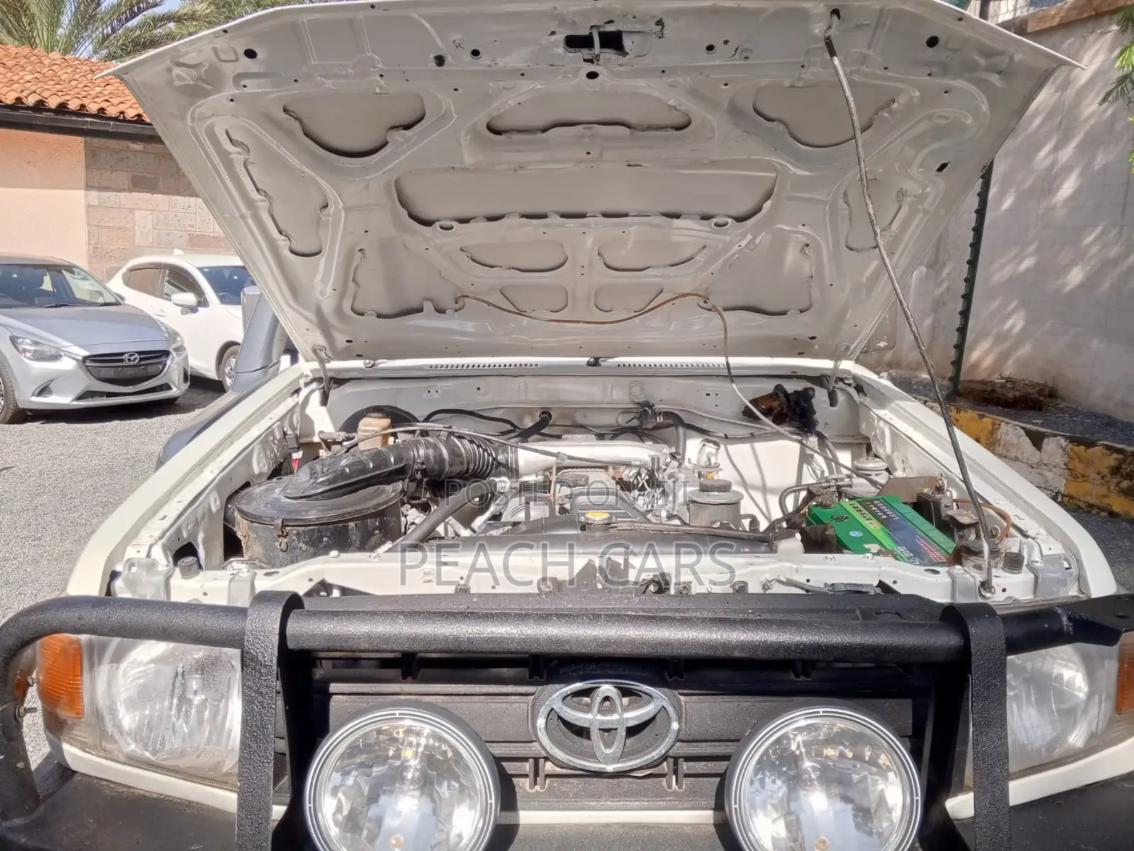 Toyota Land Cruiser Prado 2010 White