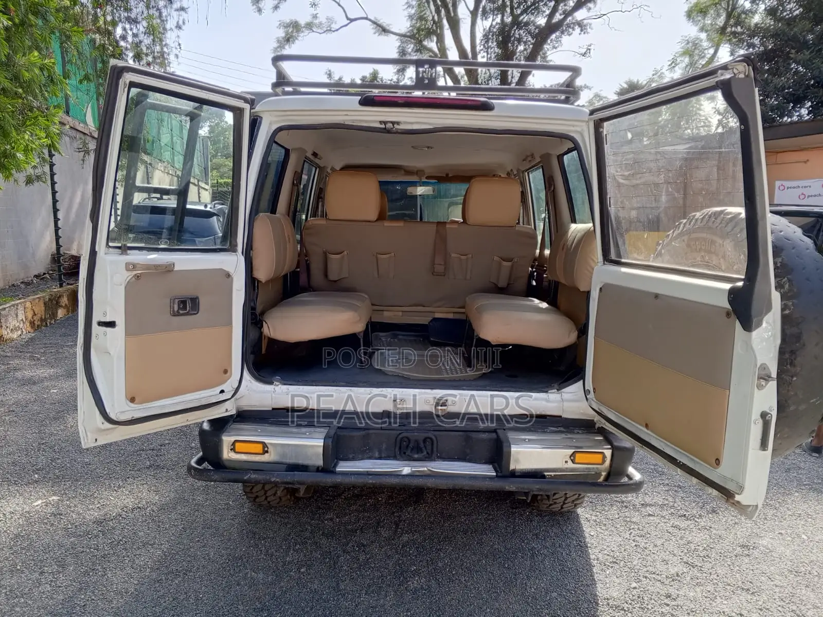 Toyota Land Cruiser Prado 2010 White