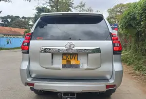 Toyota Land Cruiser Prado 3.0 TD 2010 Silver