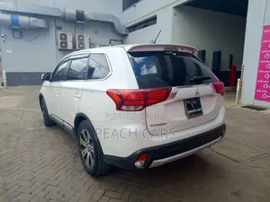 Mitsubishi Outlander 2016 White