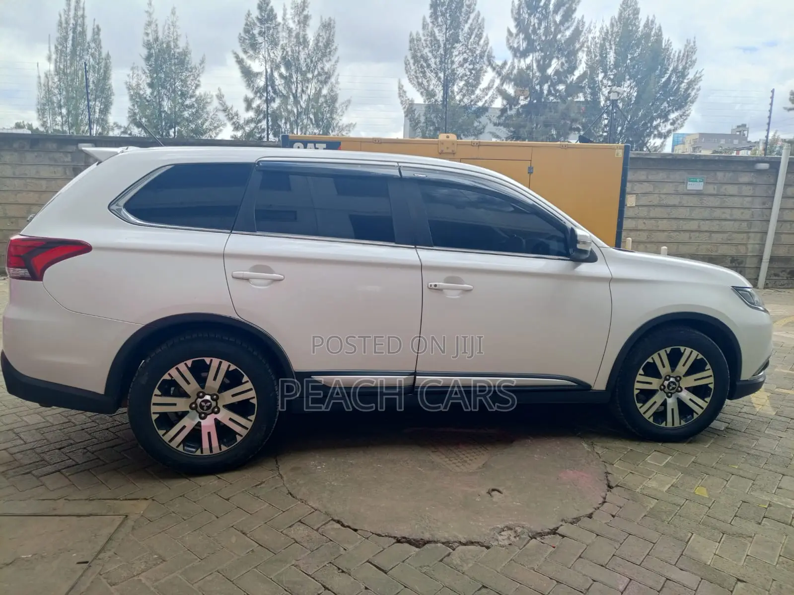 Mitsubishi Outlander 2016 White