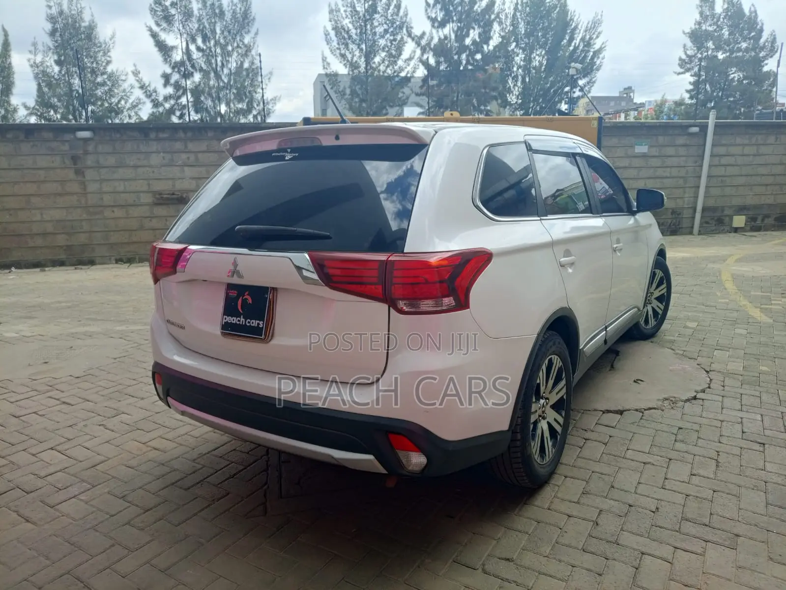 Mitsubishi Outlander 2016 White