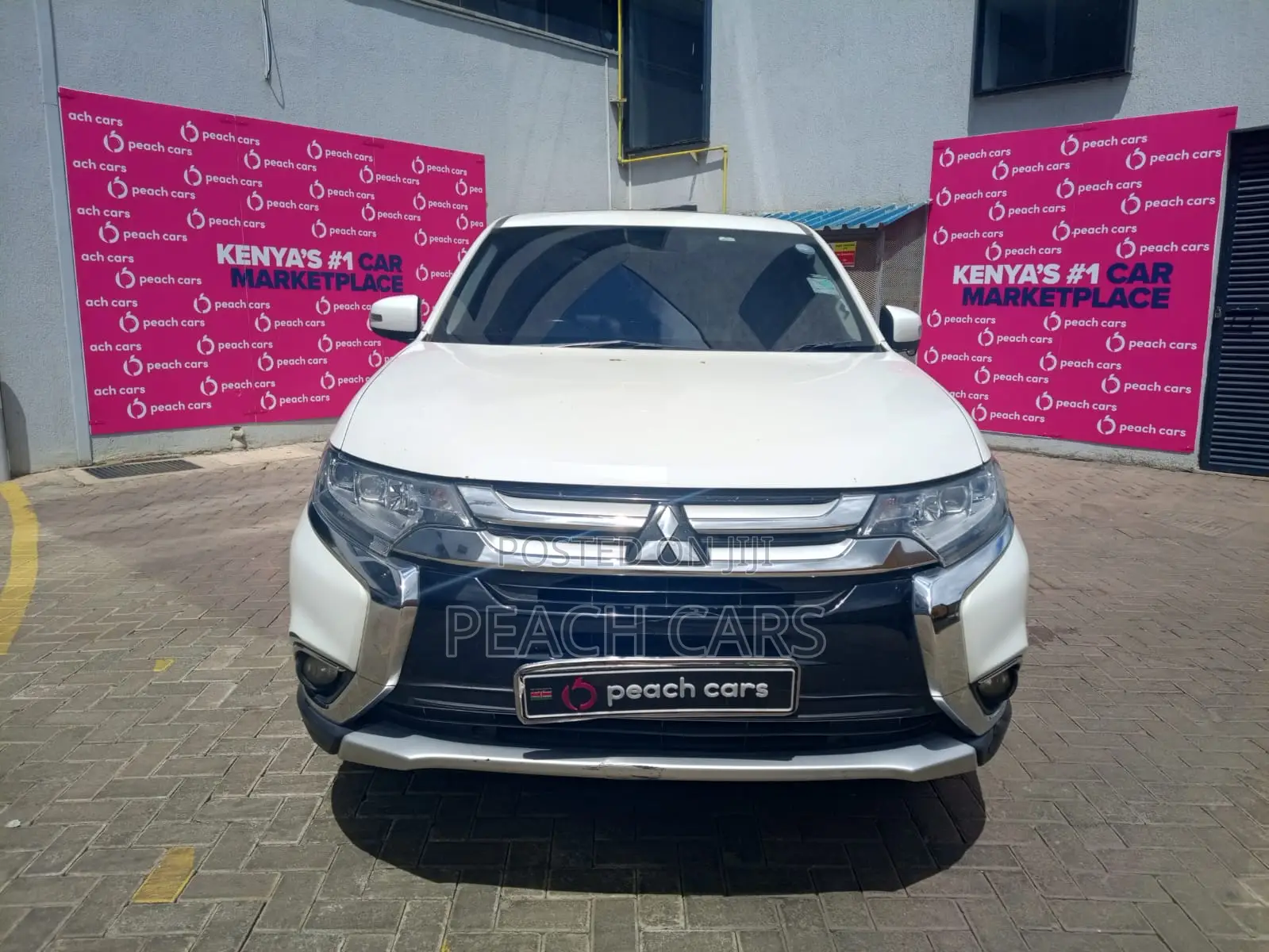 Mitsubishi Outlander 2016 White