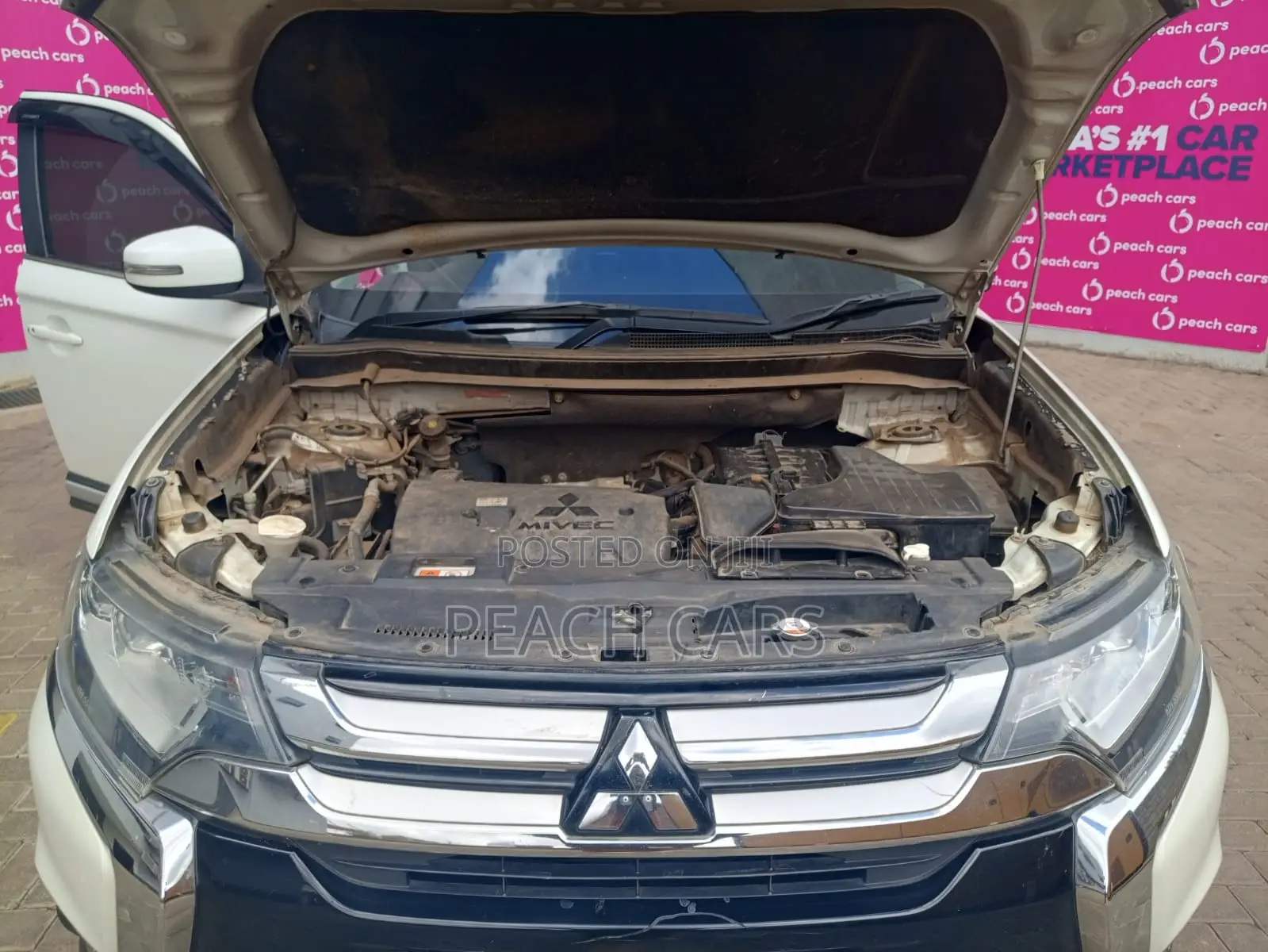 Mitsubishi Outlander 2016 White