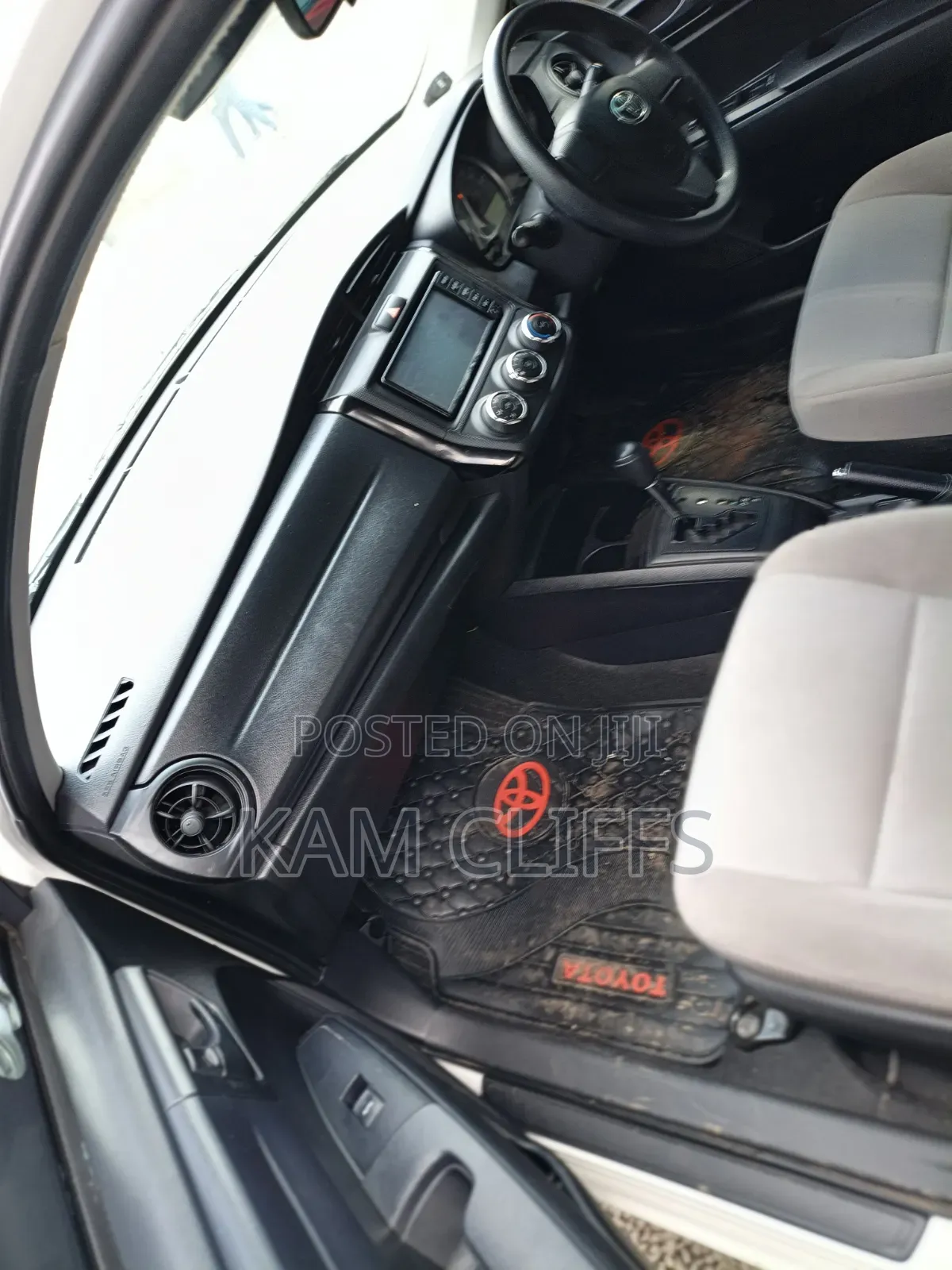 Toyota Axio 2017 Pearl