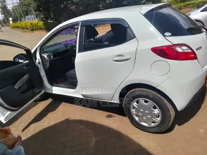 Mazda Demio 2011 Whtie