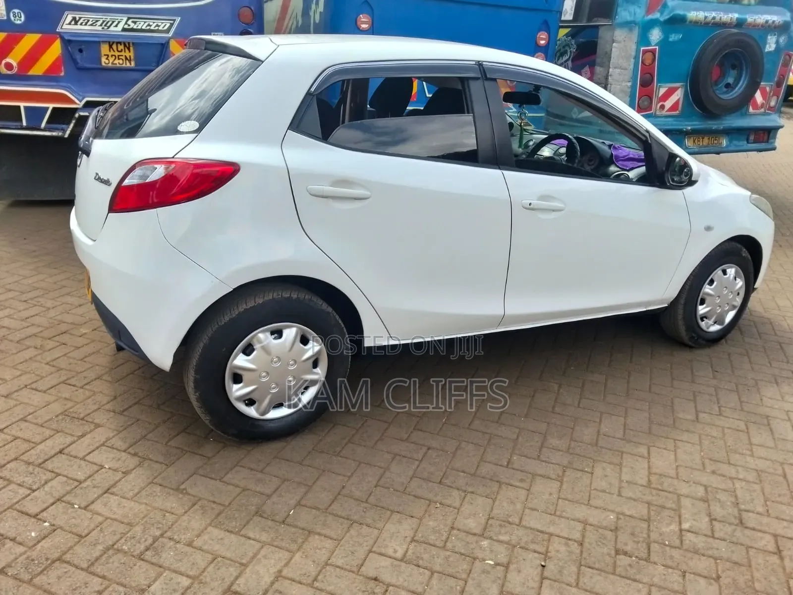 Mazda Demio 2011 Whtie
