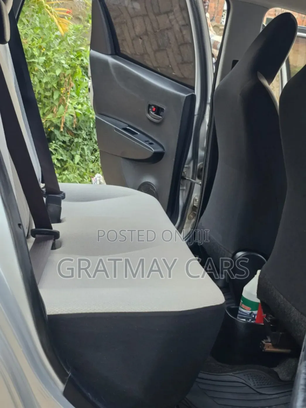 Toyota Vitz 2013 Silver