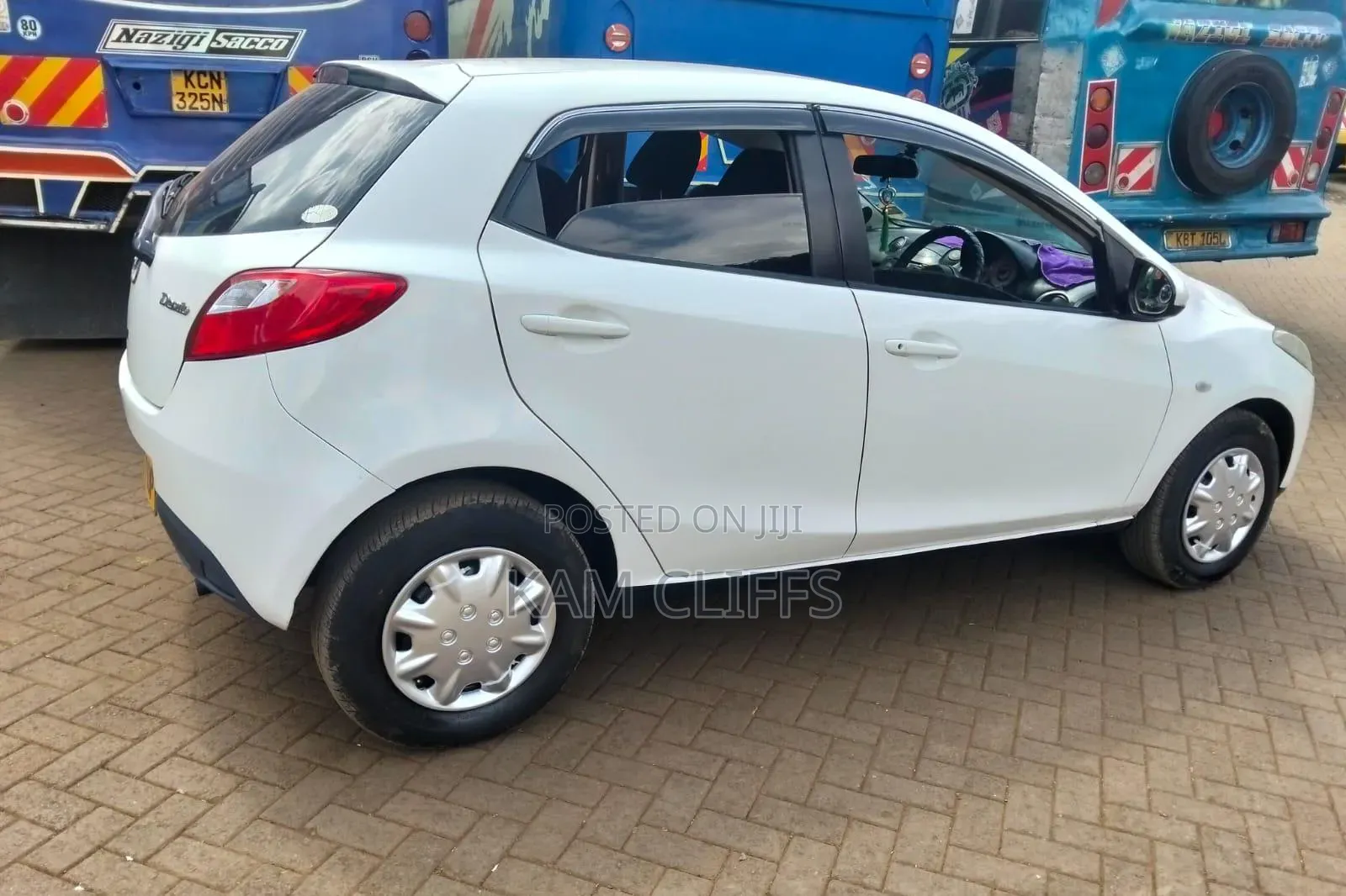 Mazda Demio 2011 Whtie