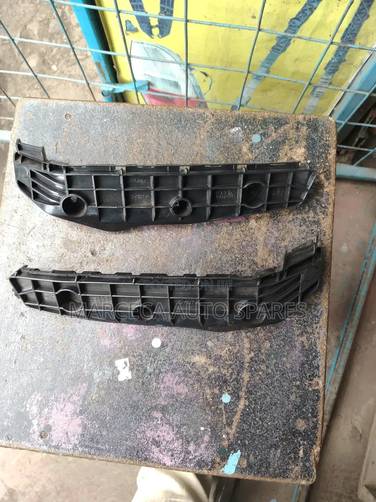 Prado 150 Front Bumper Slide Retainers