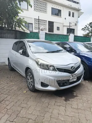 Toyota Vitz 2012 Gray