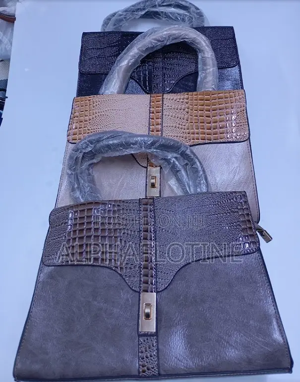 Comfortable Premium Pu Leather Ladies Bag With Dual Tone Finish