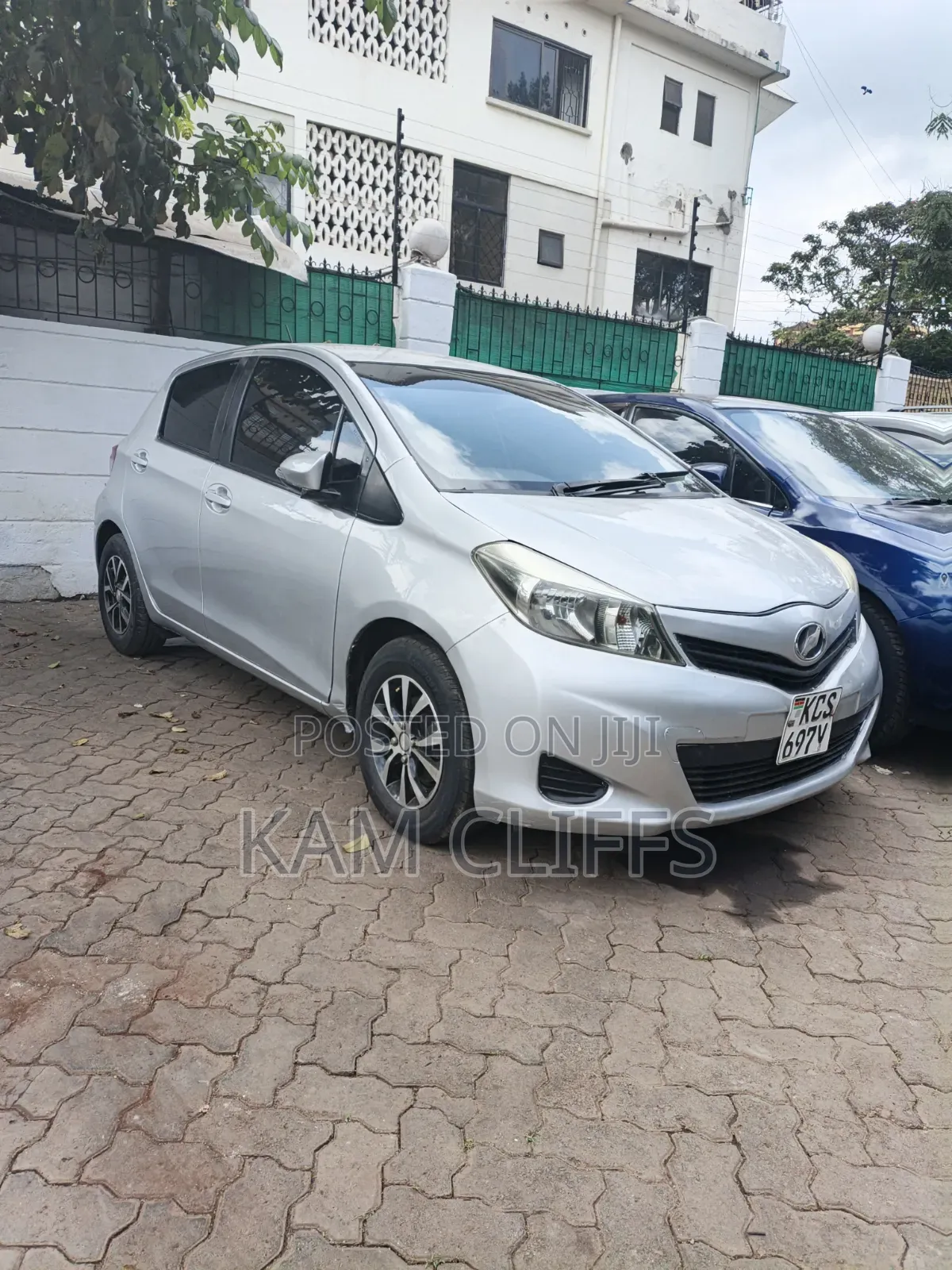 Toyota Vitz 2012 Gray